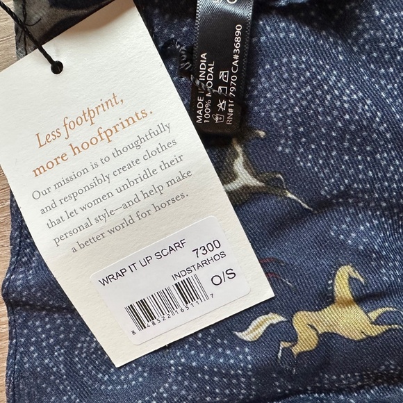 Modal Scarf Horse Print - Picture 3 of 6